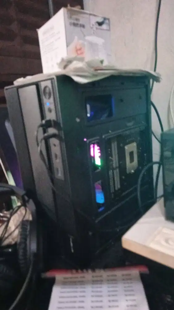 1 set PC core i7 + Radeon HD 6700 + LG 16