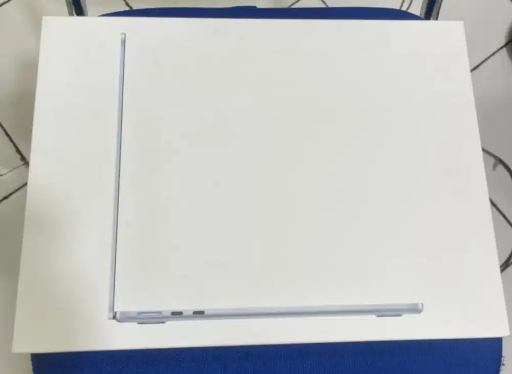 Macbook Air M4 16/256 13inch LIKE NEW Resmi Indo 2 Minggu Pakai ISTW