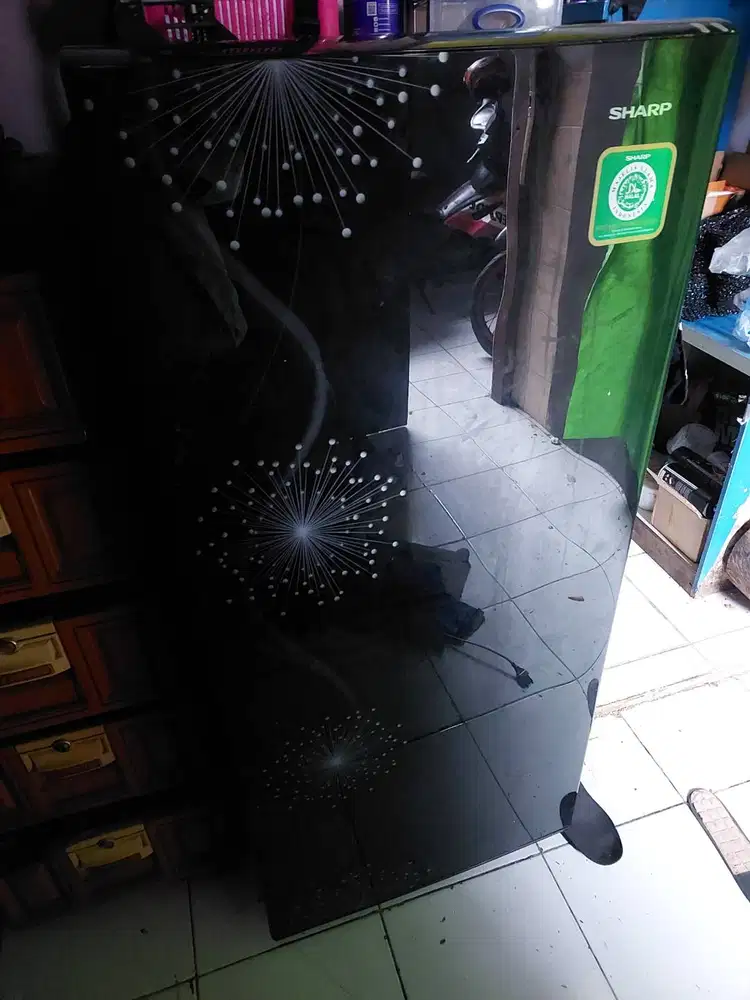 Kulkas SHARP SJ-X187 Uk.166L 90W - Preloved