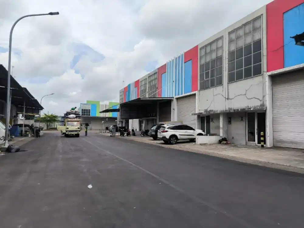 Disewakan Gudang Bizpark Daan mogot 9x20