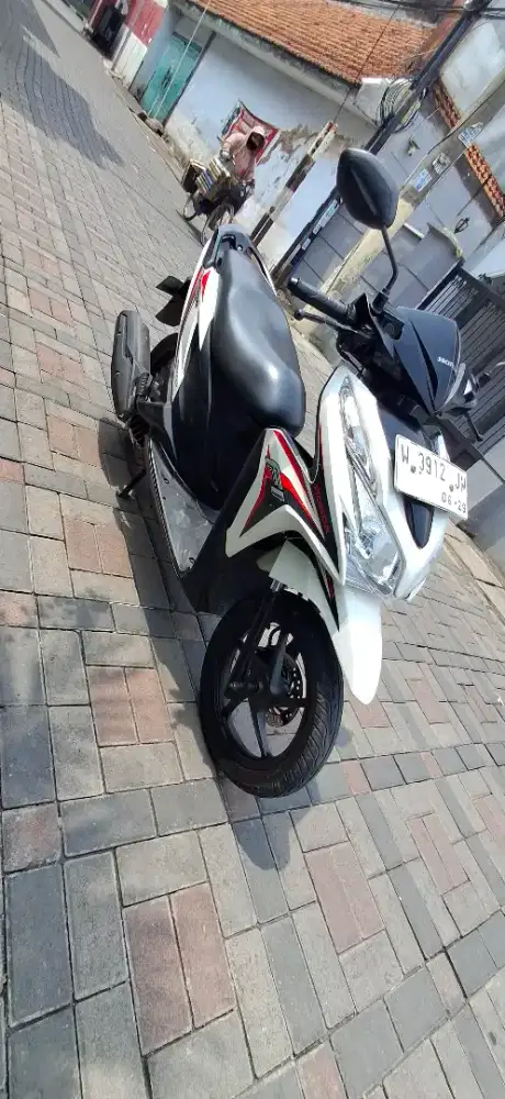 Vario 125 Putih Merah 2014 W Gresik