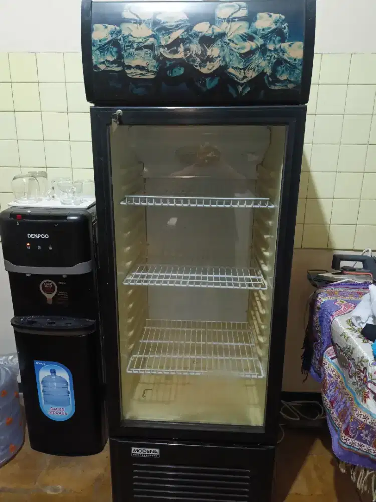 jual showcase modena