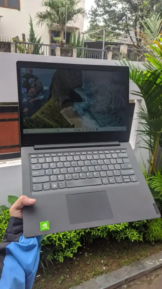 Lenovo V14 Core i5 gen 10 SSD 512 GB