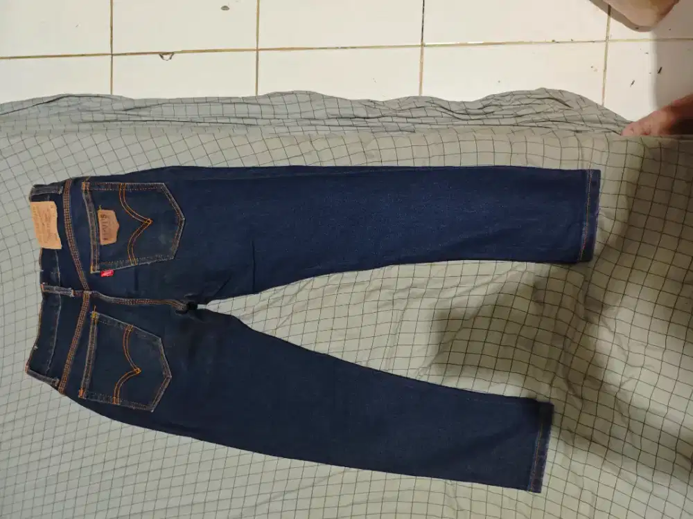 Celana panjang Levi's  model pensil