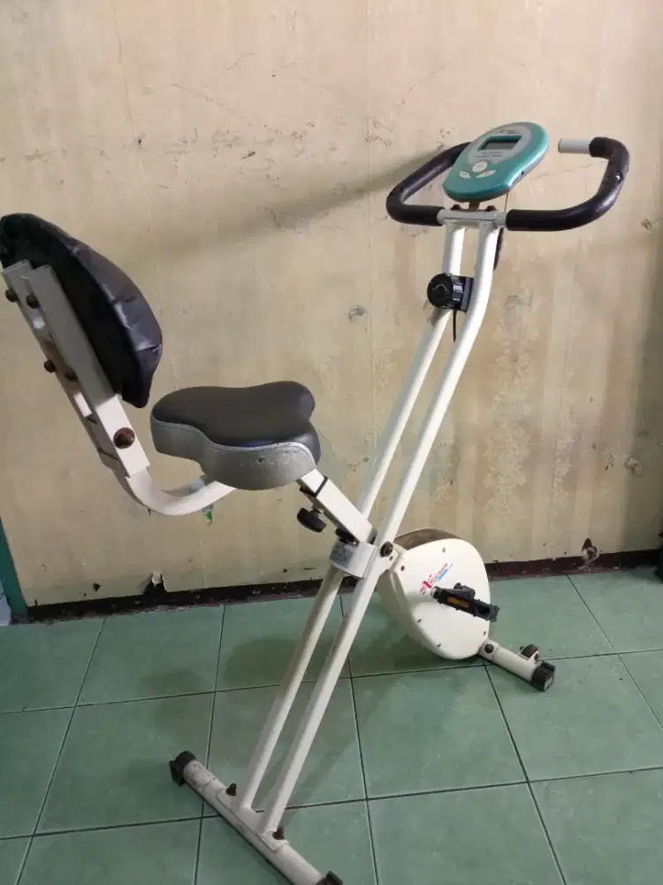 Alat fitnes/sepeda statis