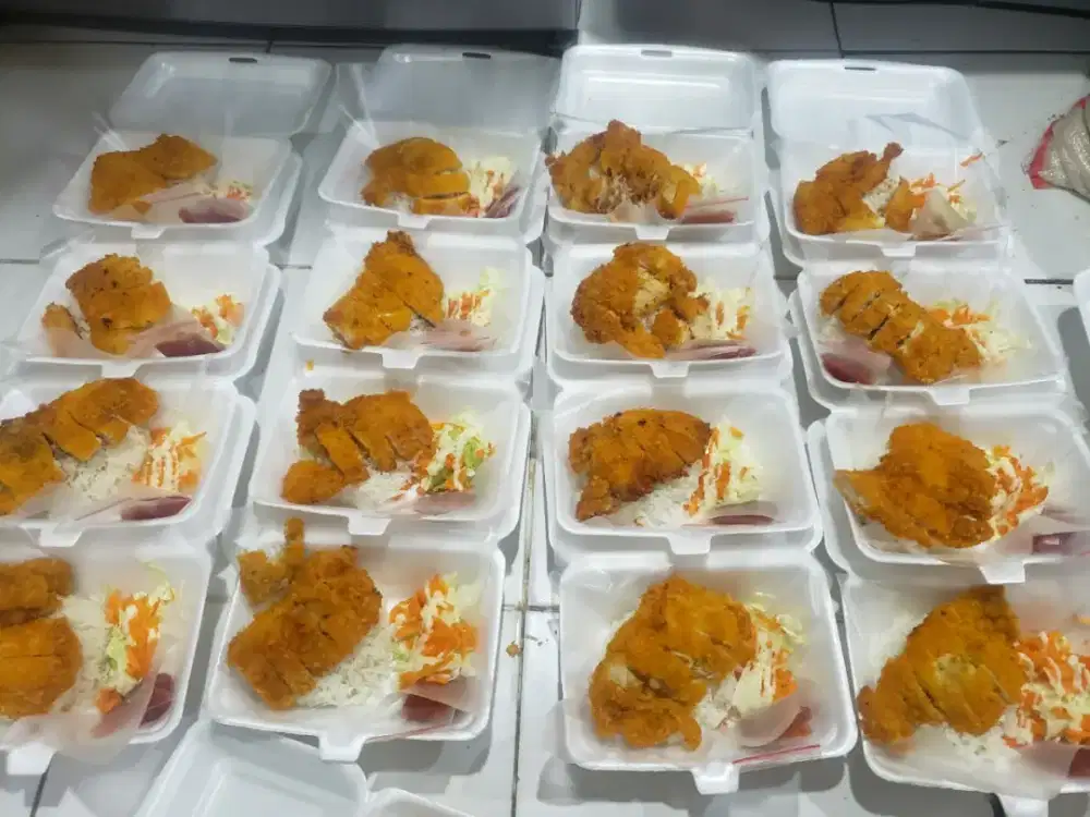 BUTUH CEPAT Perempuan max 30 tahun jaga gerobak nasi katsu