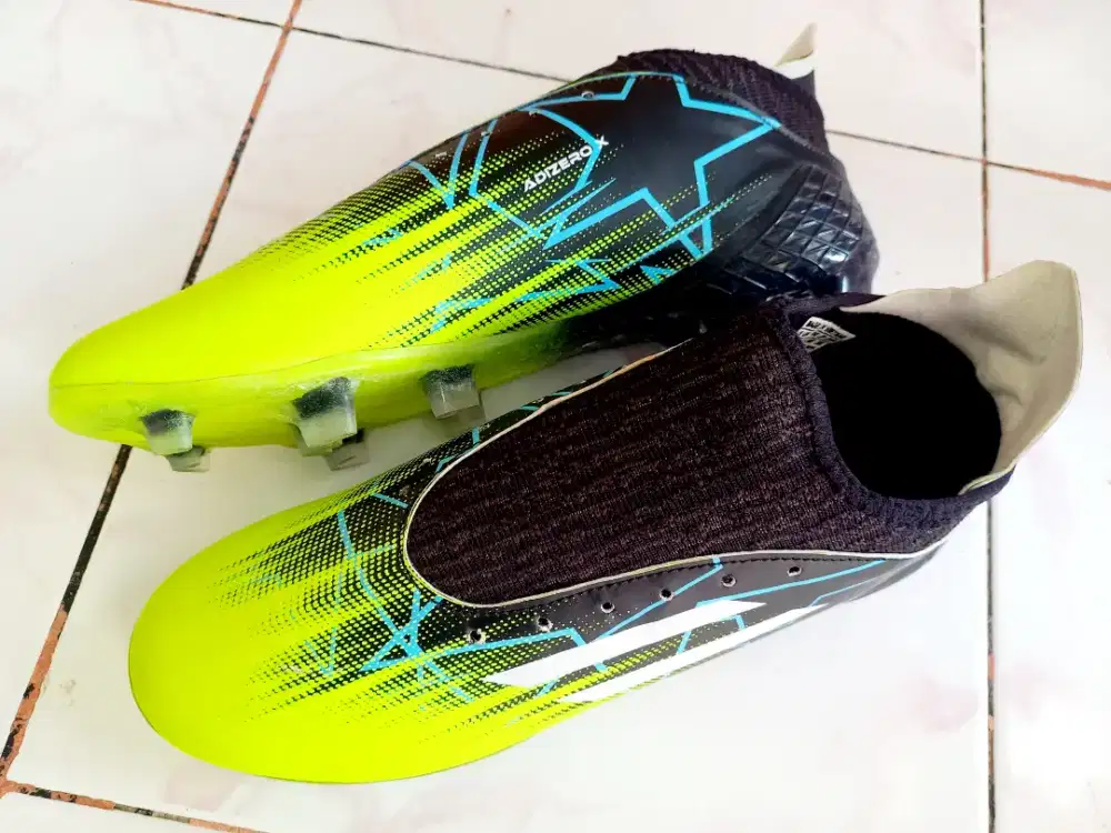Jual sepatu bola