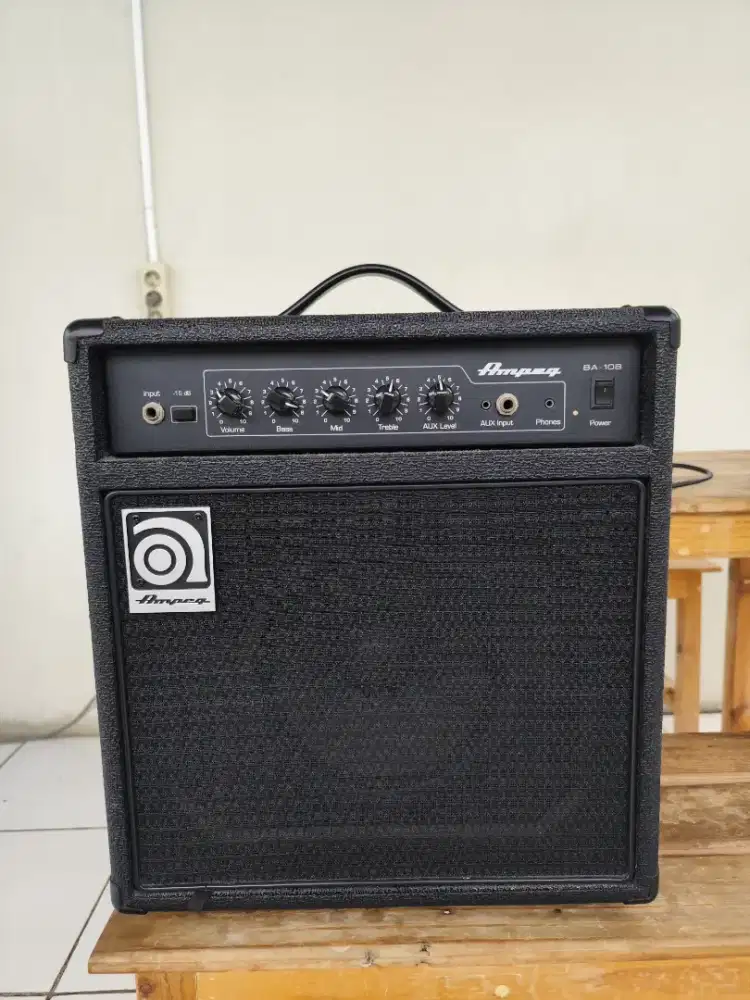 Ampeg BA-108 V2 Ampli Bass Gitar Akustik Alt Cort Marshall Fender