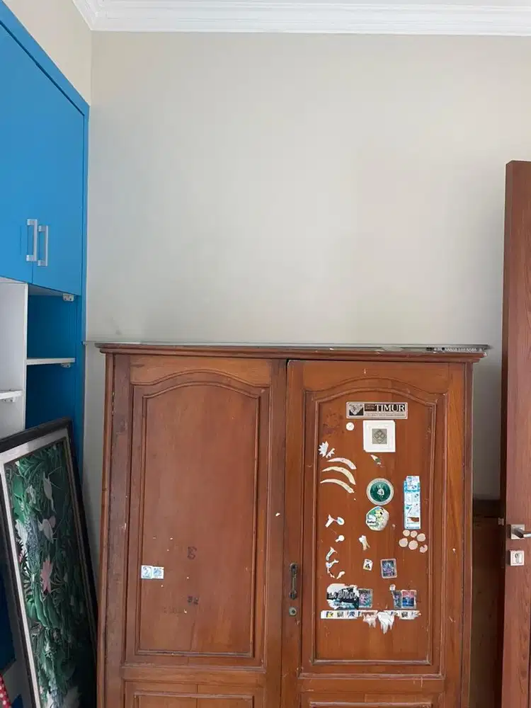 Lemari Kayu Bekas