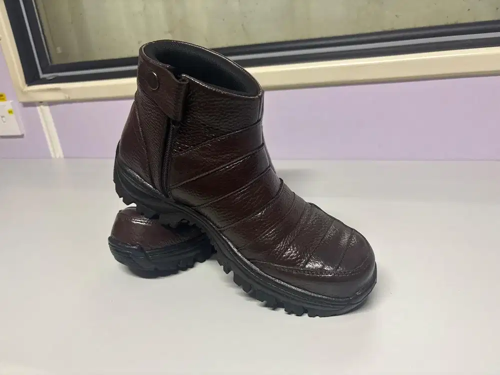 Sepatu Safety kantoran/Lapangan