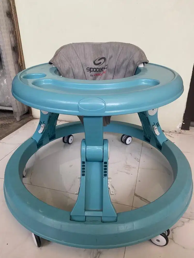 baby walker spacebaby green + kursi mandi baby blue preloved