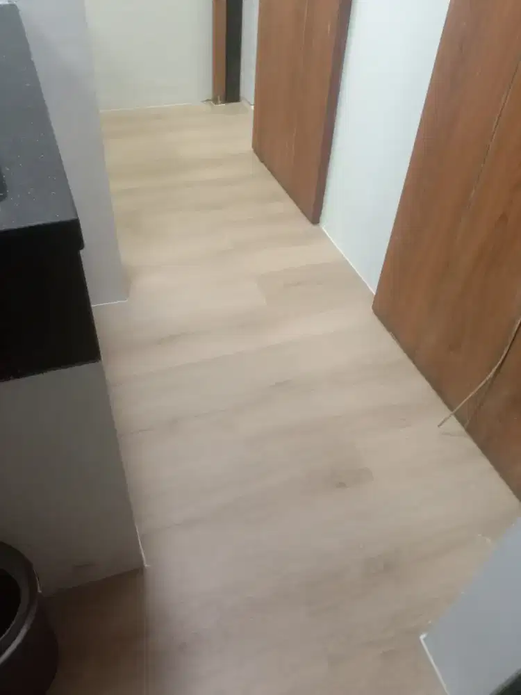 Jasa pasang vinil dan SPC dll