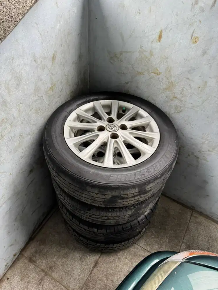 Velg Oem vios plus ban masih sangat tebal