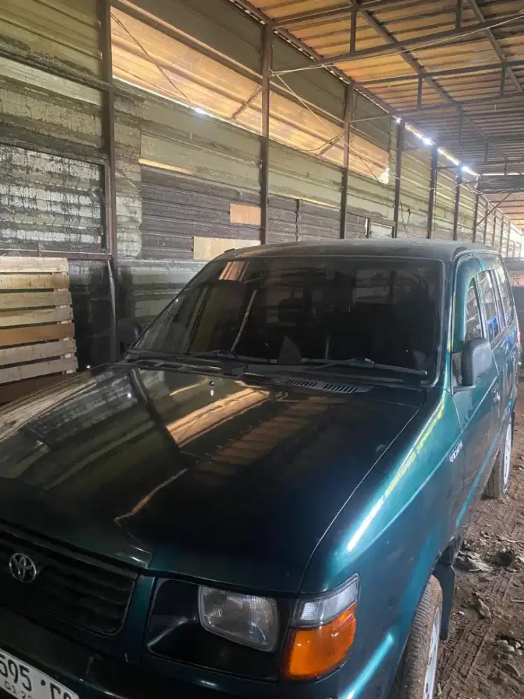 Dijual mobil toyota kijang type ssx th 1998