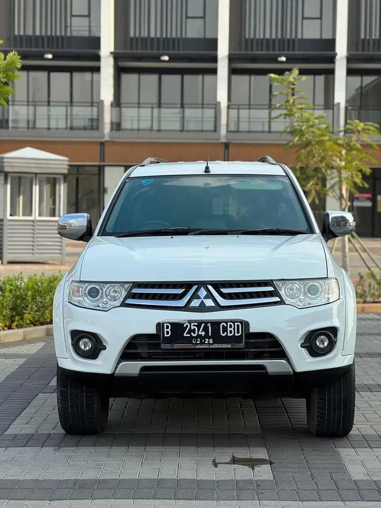 Termurah Mitsubishi Pajero non sunroof Exceed Solar 4x2 AT 2015 Putih