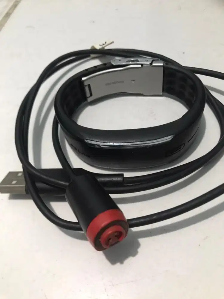 Polar loop jam tangan kesehatan