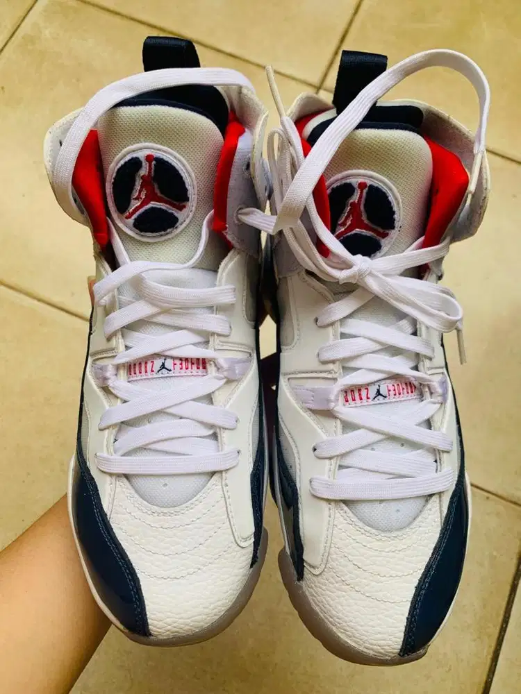 Dijual Jordan Jumpman Two Trey (GS)