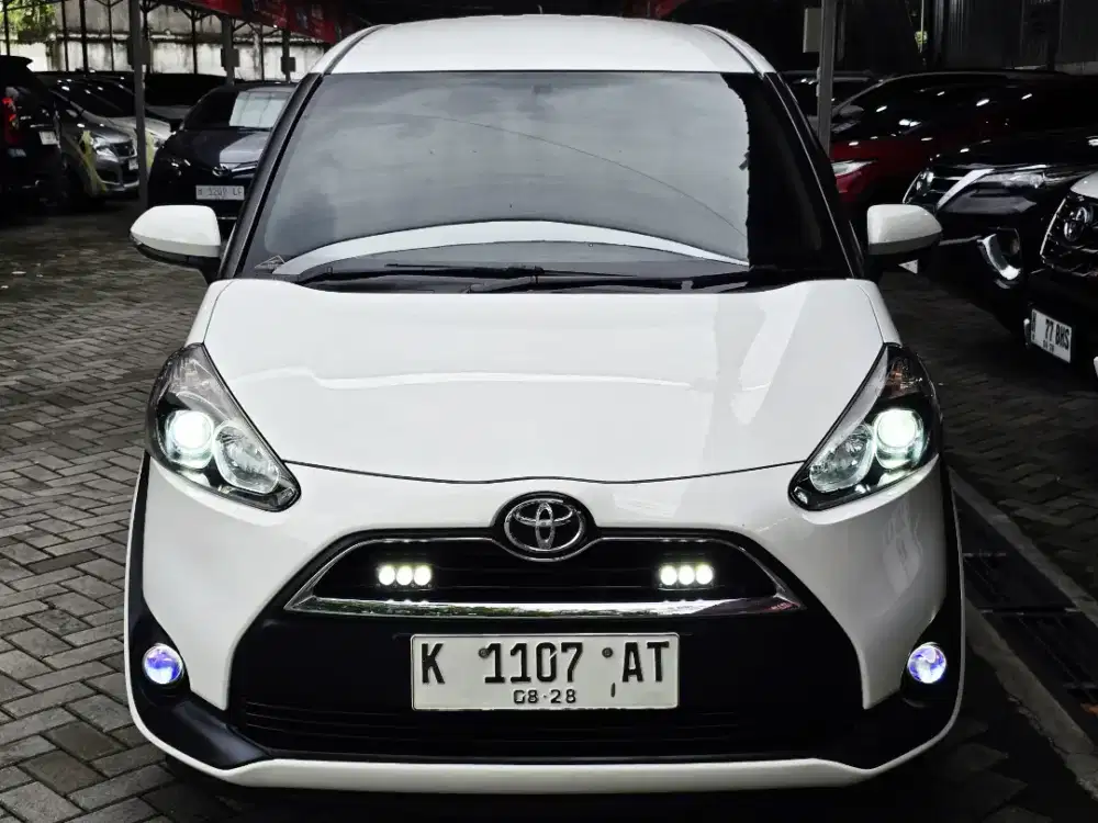 SIENTA V MT KM 36 RB DP 13jt