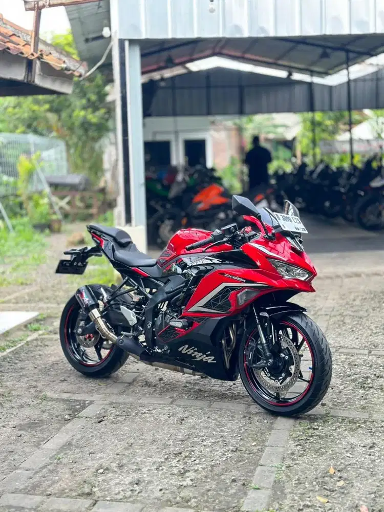 ZX25R SE ABS QS PERSIMMON RED ISTIMEWA