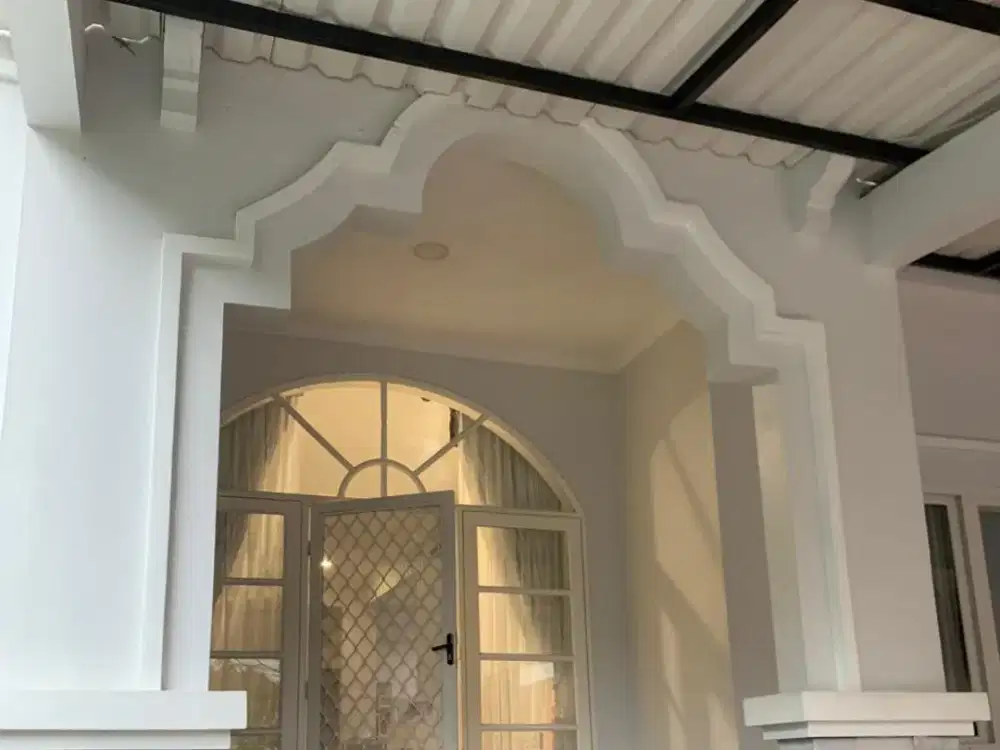 Dijual rumah 2lt di Legenda Wisata