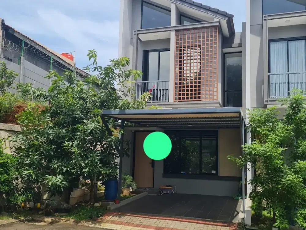 Dijual rumah hoek di Legenda Wisata