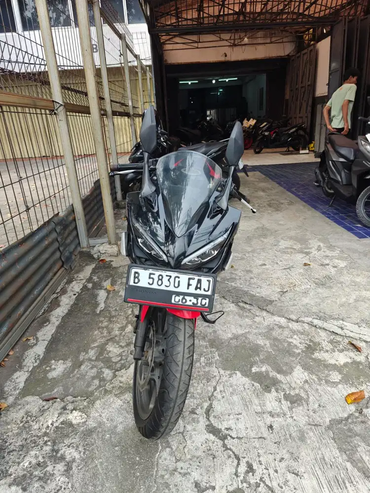 1Cbr 150r 2020 dp 1jt  faj dea