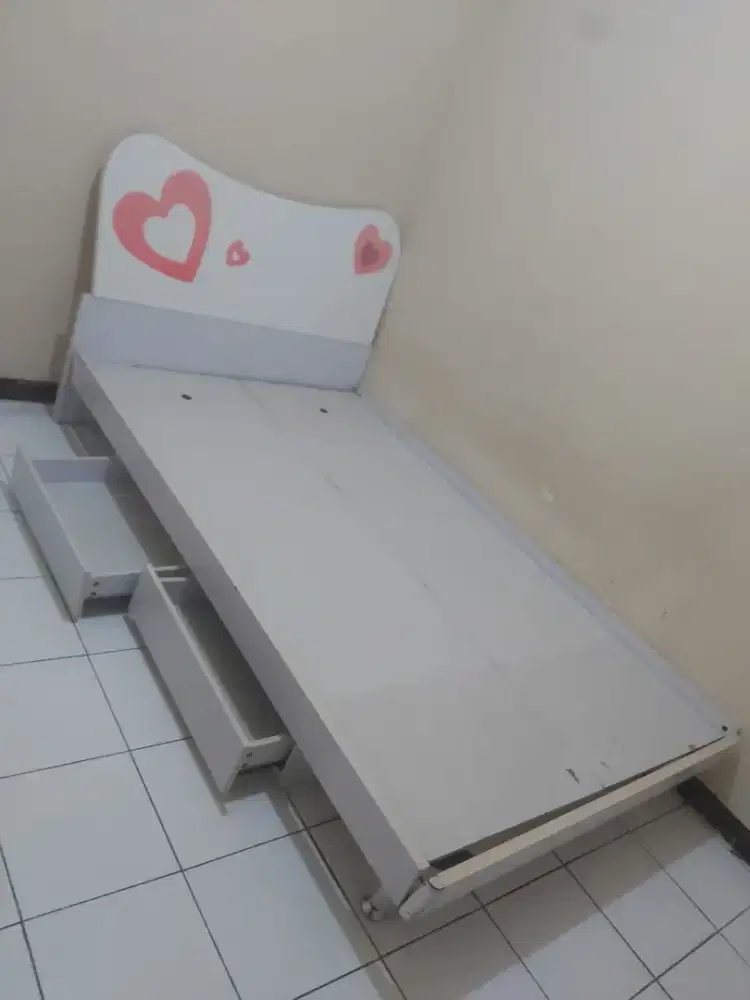 Jual divan kayu anak seperti foto untuk ukuran kasur 120x200,410 nego