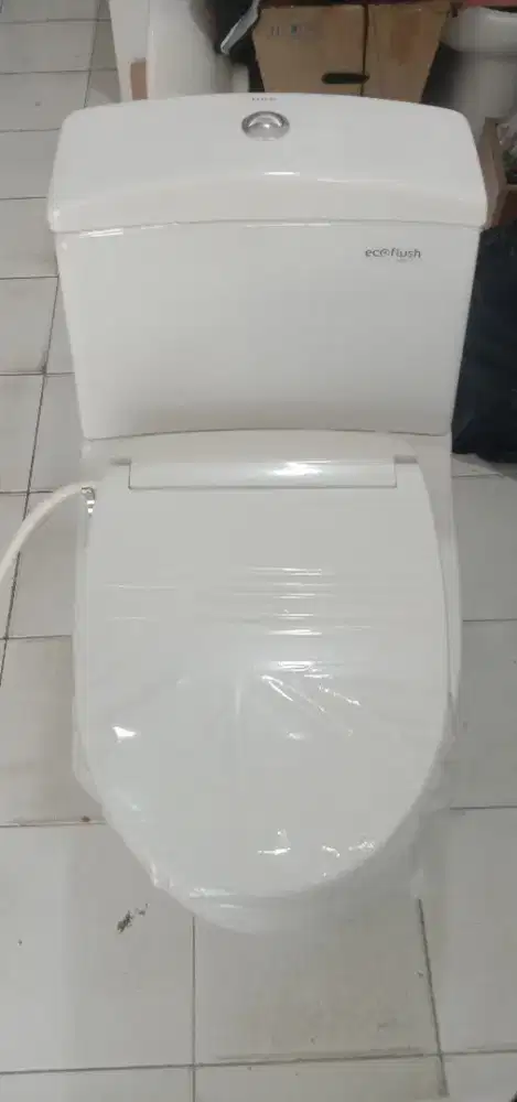 Kloset duduk model besar bgus type CW826J.