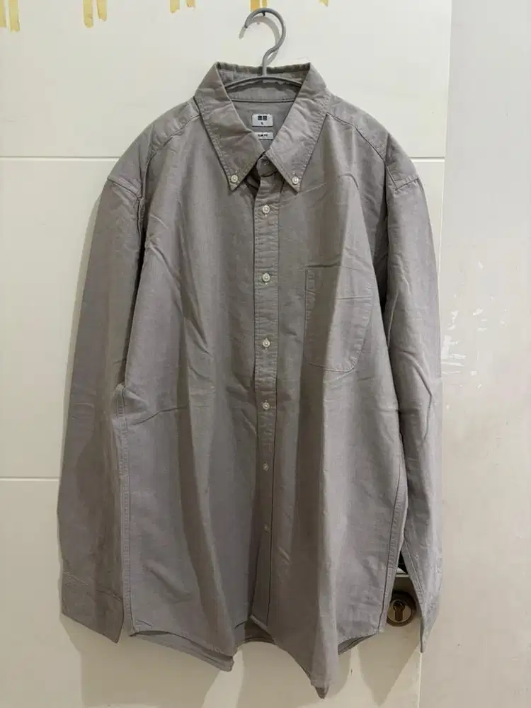 Kemeja abu slim fit Uniqlo