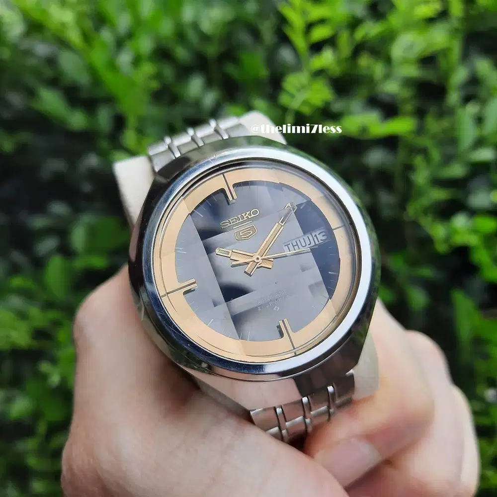 Jam tangan Seiko 5 day date automatic 21 jewels made in japan ref 6319