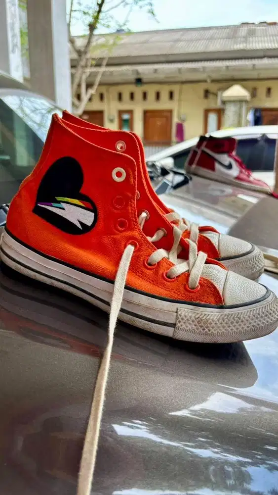 Converse All Star dengan Sticker mahal no 39