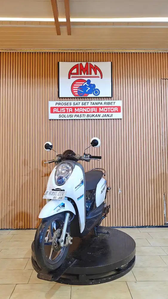 SCOOPY KARBU 2011. ISTIMEWA MESIN KAKI KAKI AMAN. BODY SEGAR