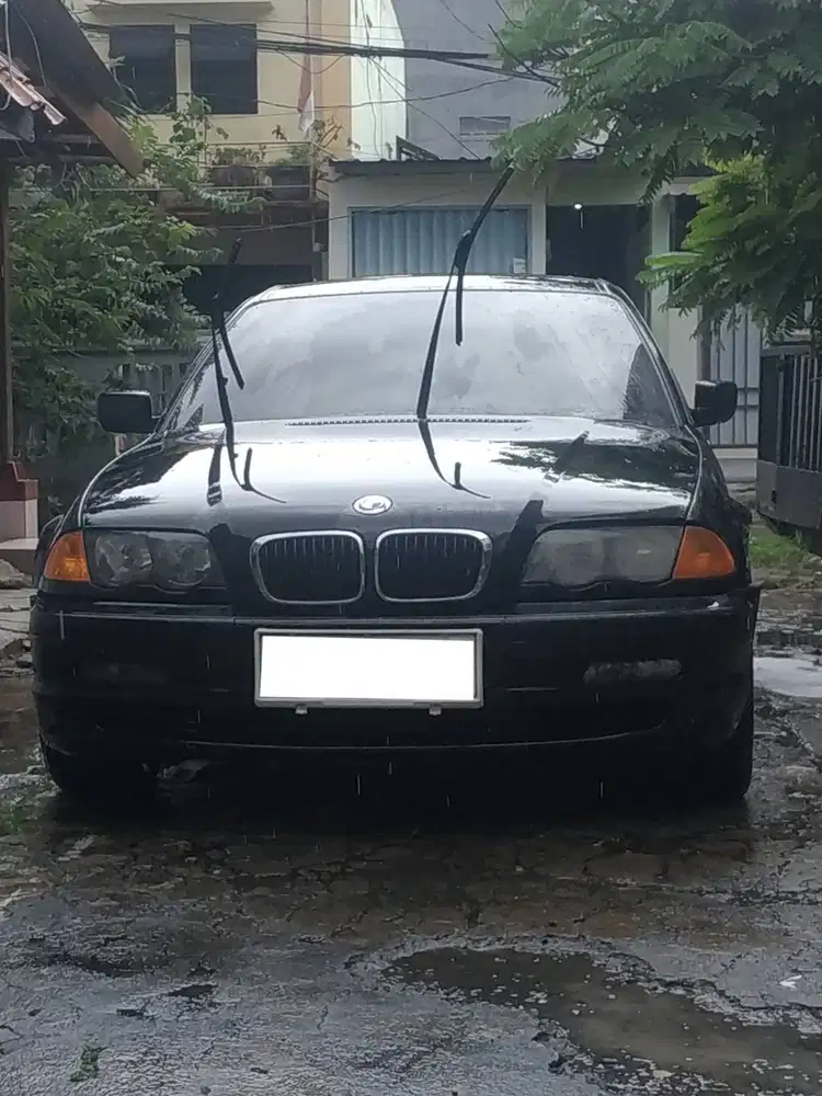 BMW 325i Pajak Panjang s/d 2029