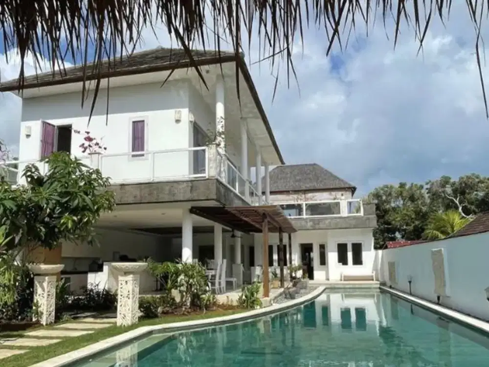 VILLA NYAMAN 2 LANTAI DI PANTAI BALANGAN JIMBARAN