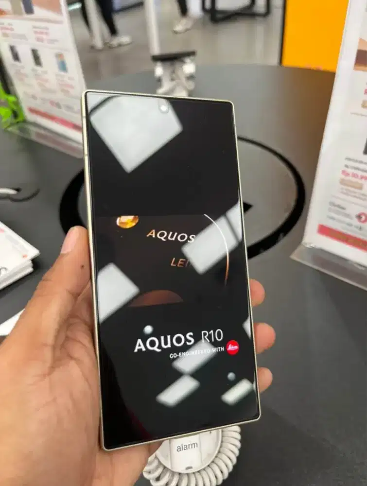 Sharp Aquos R10 Smartphone