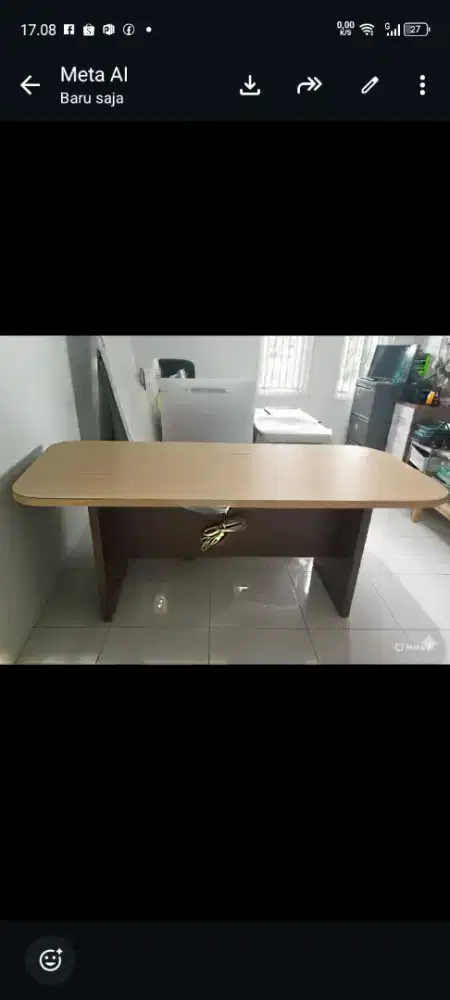 Meja meeting kantor