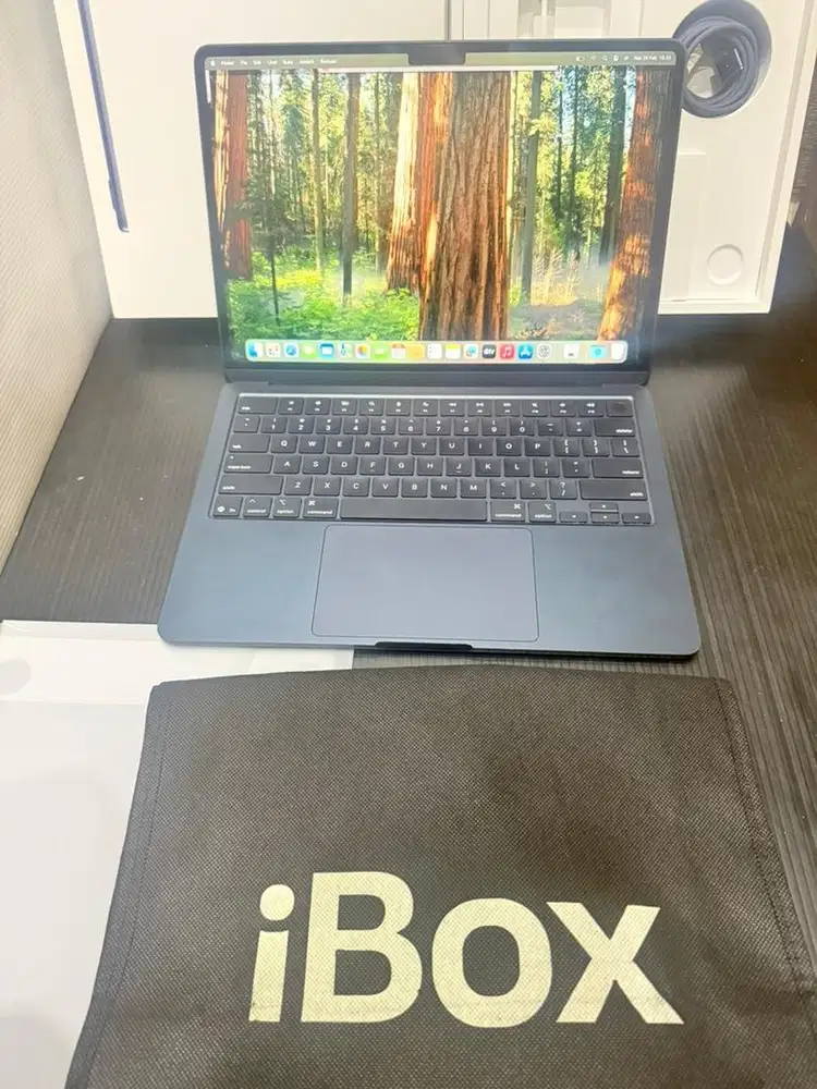 Macbook Air M4 13inch 16/256gb resmi ibox gak jadi pakai