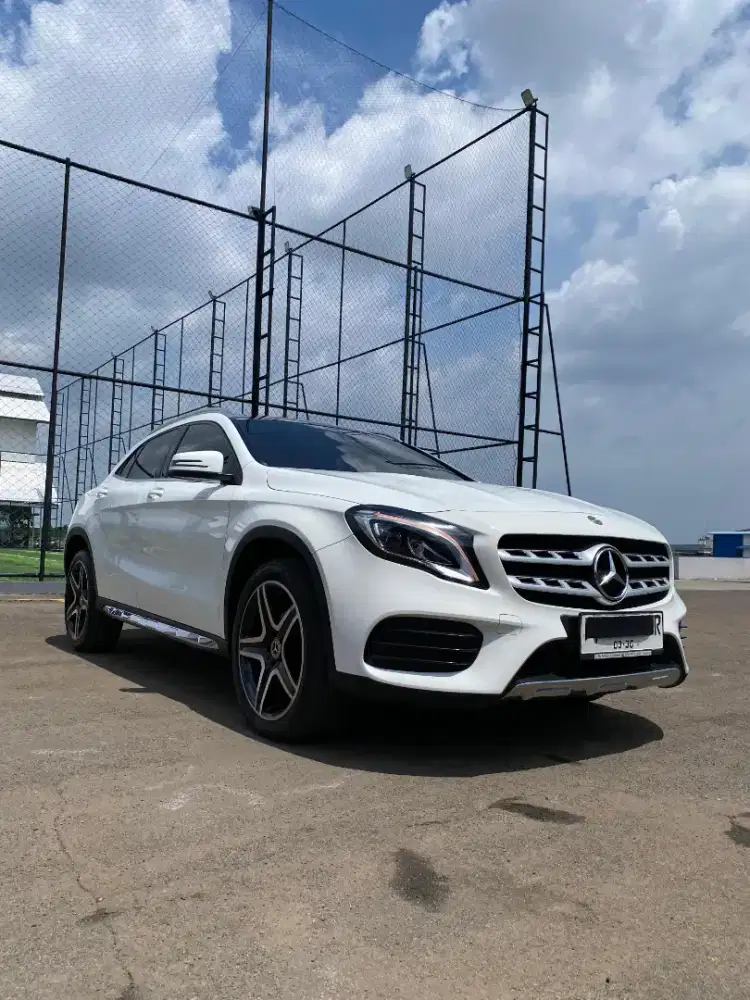 [PANORAMIC ] MERCEDES BENZ GLA200 AMG 2018 / 2019