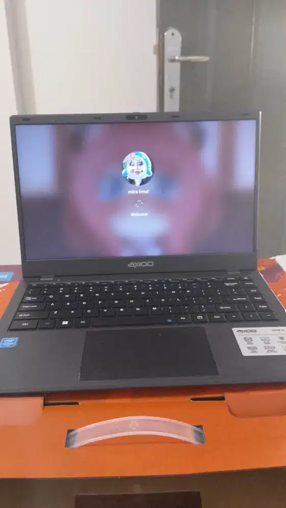 Laptop Axio tipe Hype 10