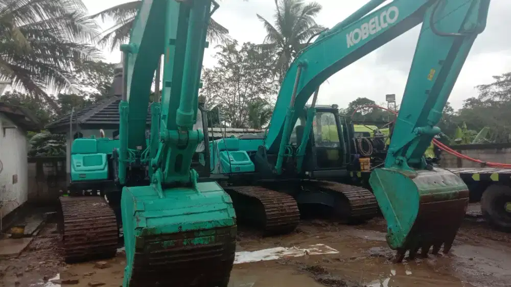 Excavator kobelko SK 200 tahun 2018