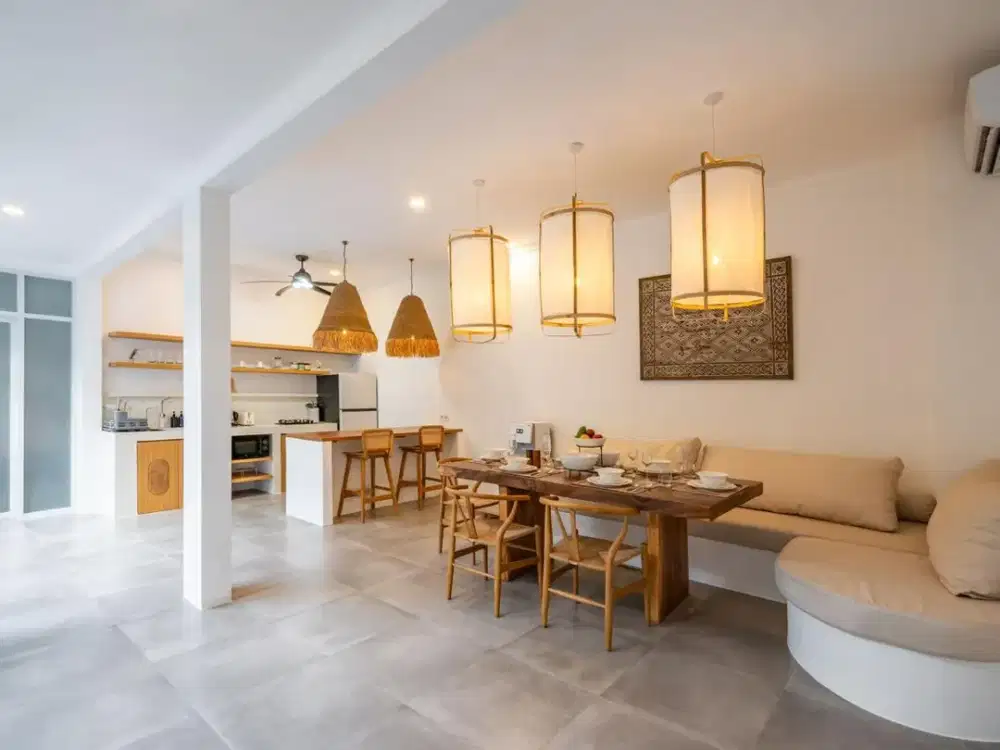 VILLA for Sale  Prime Location, walking distance to Canggu Beach, Famous Restaurants and Cafes