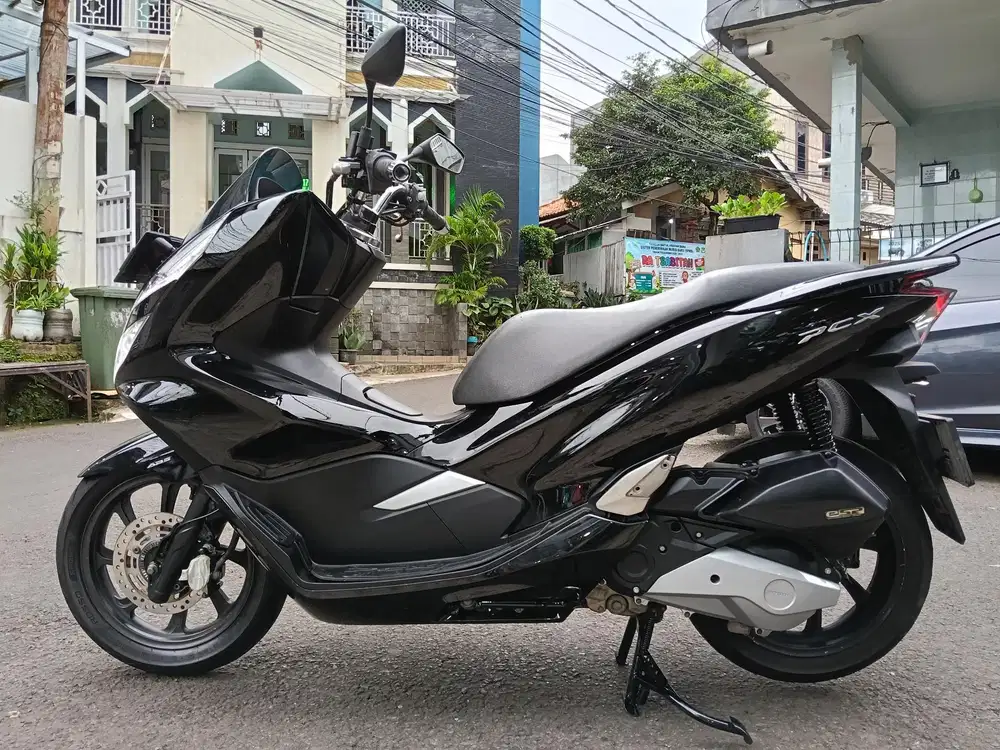 DIJUAL CASH HONDA PCX 150 ABS THN 2018 PAJAK IDUP SIAP PAKAI