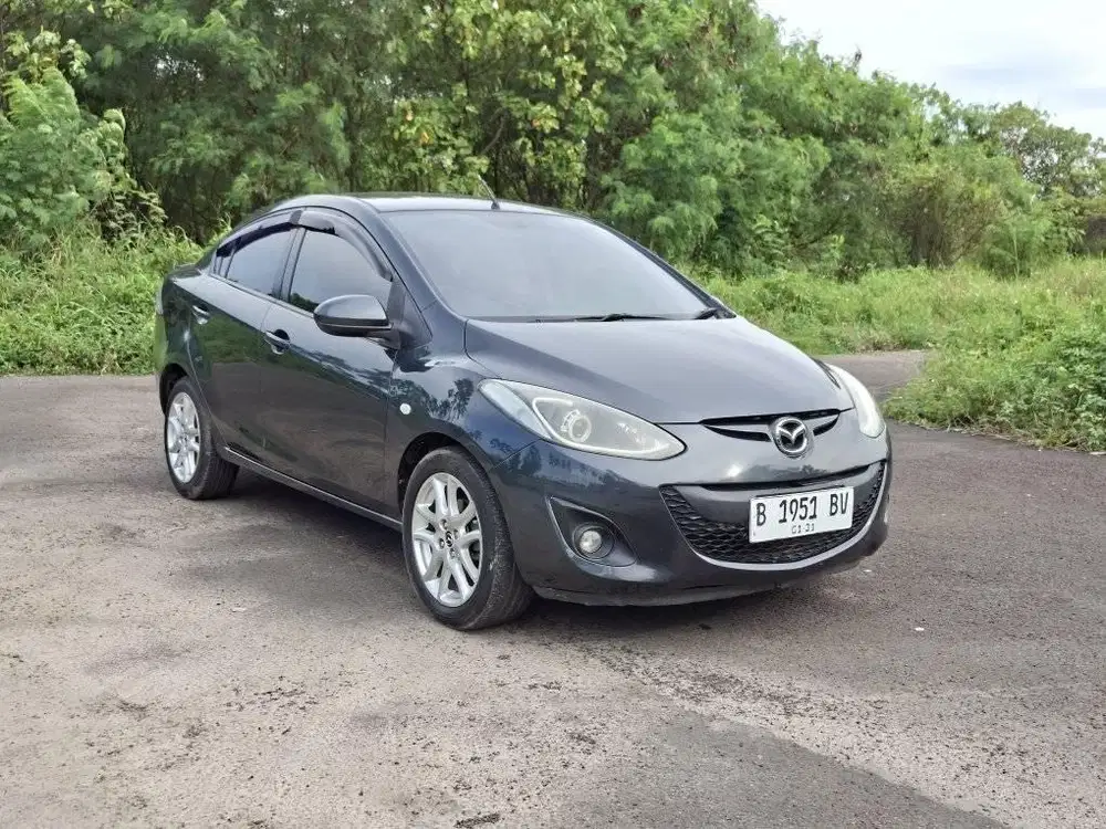 mazda 2 1.5 R sedan automatic
