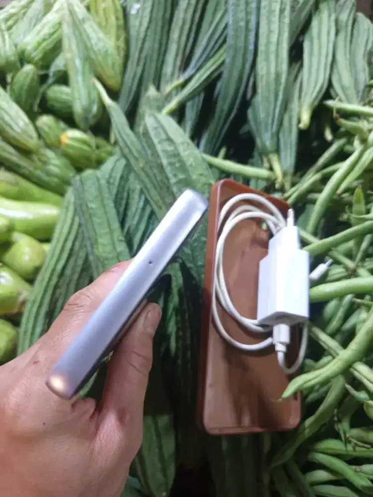 Samsung a05 HP+casan ram 4+4/64gb
Mulus