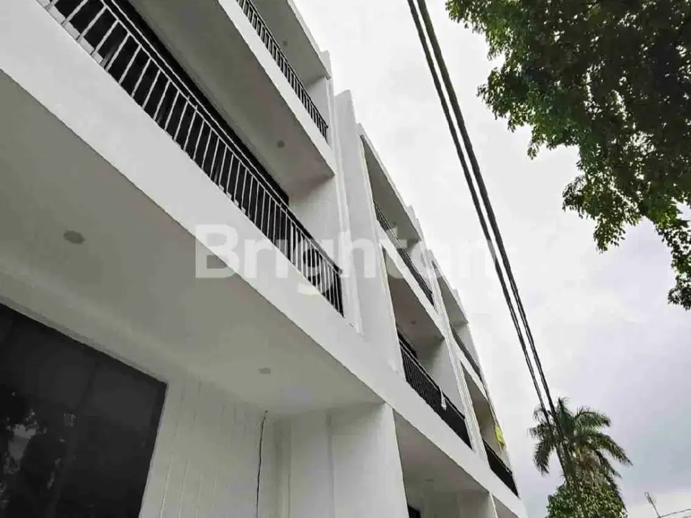 Ruko baru di taman ratu 3 lantai