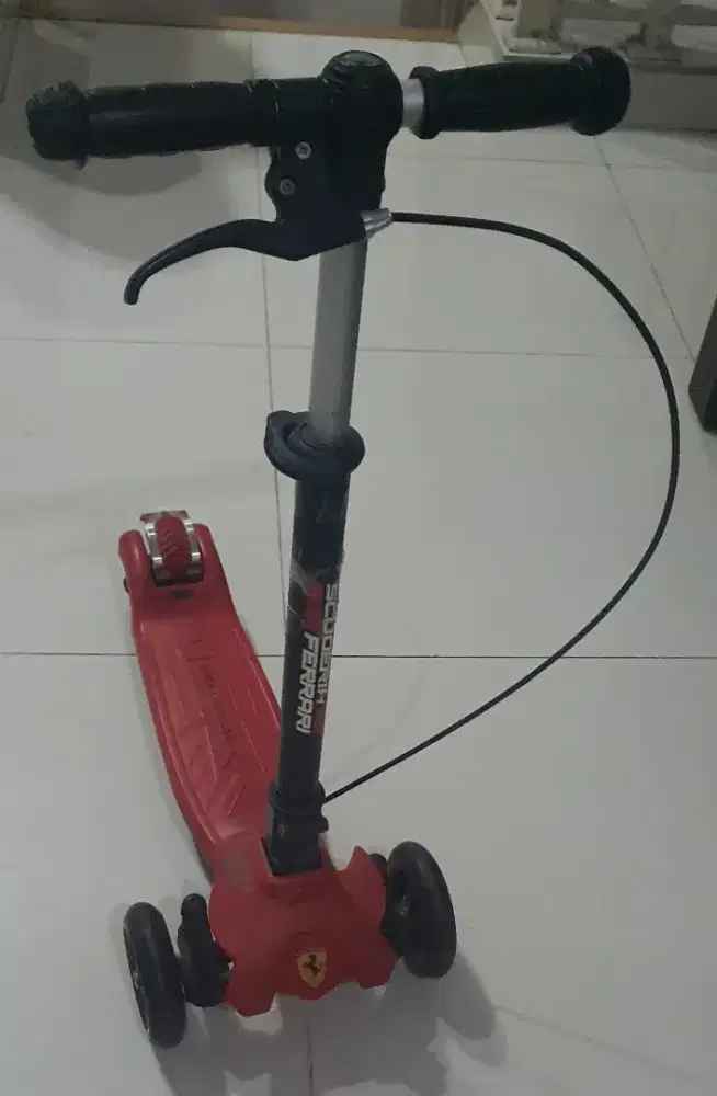 SCOOTER SCUDERIA FERRARI LED ORIGINAL