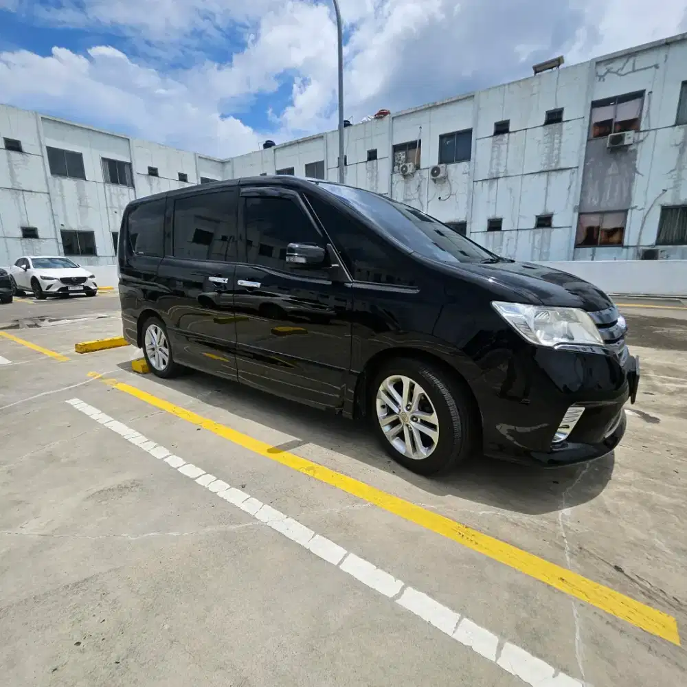 Nissan Serena C26 AT 2013