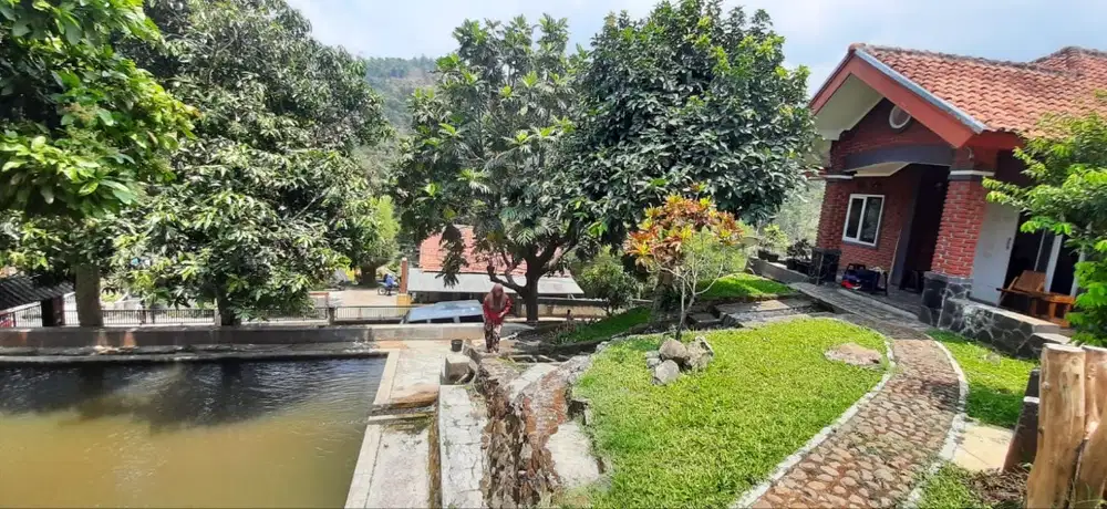 Dijual Bangunan/Rumah Villa dan Tanah