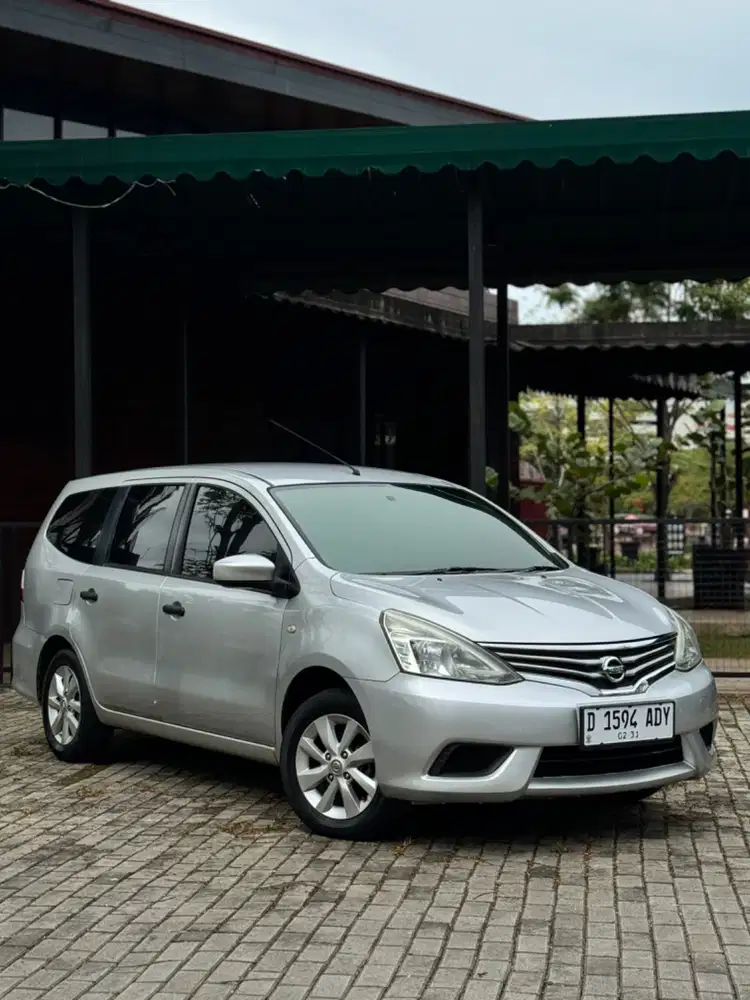 Grand Livina SV m/t 2015 Istimewa