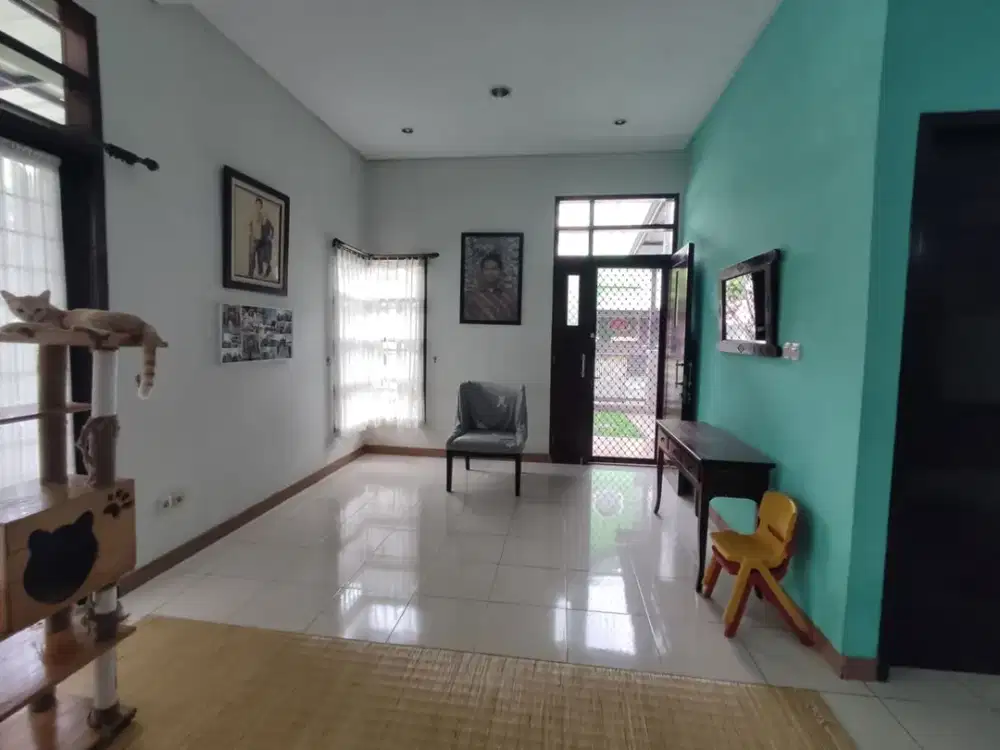Dijual rumah di Kemang Pratama Bekasi